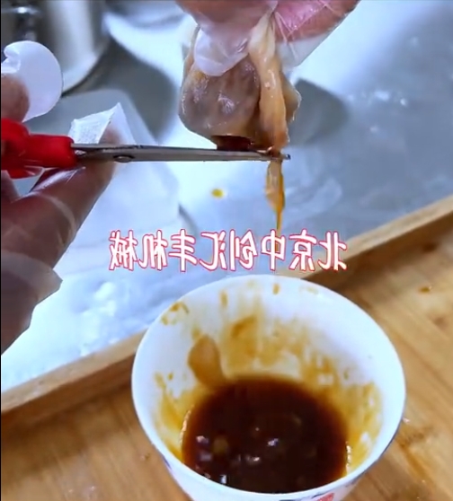 解密 湯多，餡兒大，皮兒薄。晶瑩剔透的灌湯包，是如何做出來的？